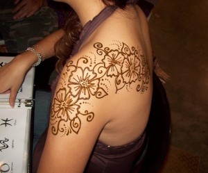 Mehndi Tattoo Shoulder