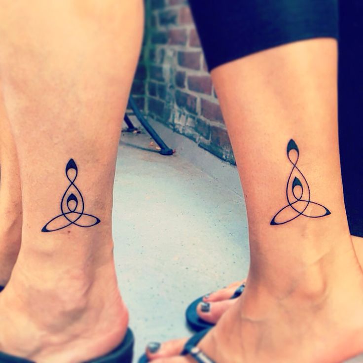 Mother And Daughter Tattoos / 40 Amazing Mother Daughter Tattoo Ideas - The mother and daughter tattoos are always as special and meaningful in its ways as the relationship between mother and daughter.